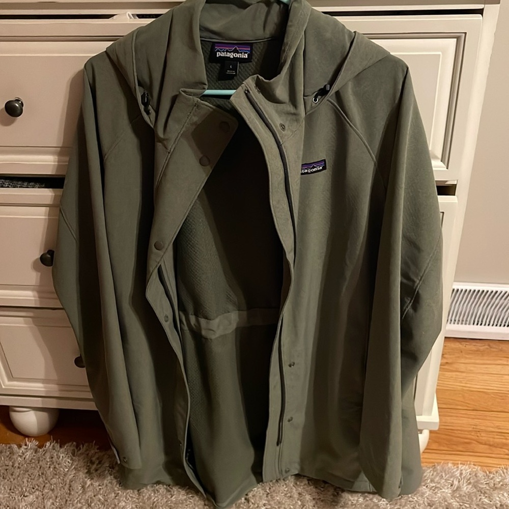 Patagonia women’s L jacket